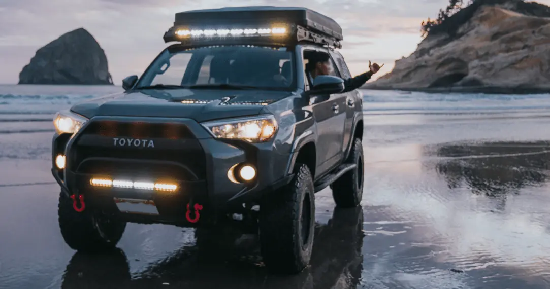 Extreme LED x6 and x6s light bar on Toyota 4Runner